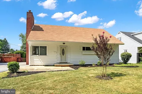 1806 Carlisle Rd, Camp Hill, PA 17011