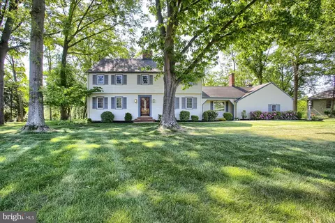 1512 Woodcreek Dr, Mechanicsburg, PA 17055