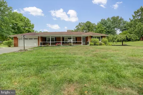 460 Saint Johns Dr, Camp Hill, PA 17011