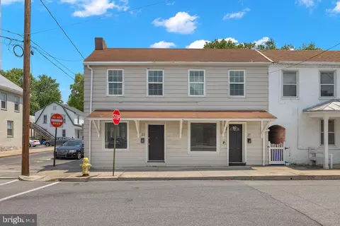 31 N Penn St, Shippensburg, PA 17257