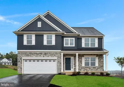 2007 N Fall Harvest Dr, Mechanicsburg, PA 17055