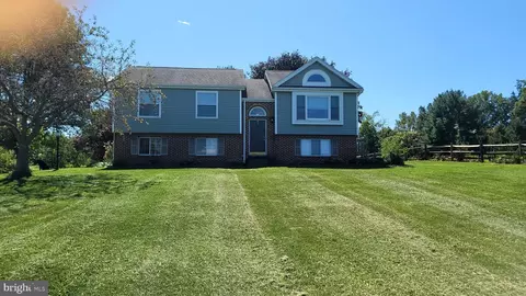 142 E Old York Rd, Carlisle, PA 17015