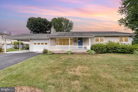 34 Circle Dr, Mechanicsburg, PA 17055