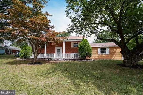 1 Cindy Cir, Enola, PA 17025