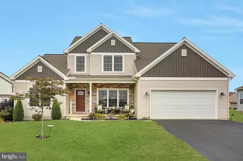 11 Danbury Dr, Mechanicsburg, PA 17050