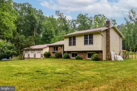 230 Red Tank Rd, Boiling Springs, PA 17007