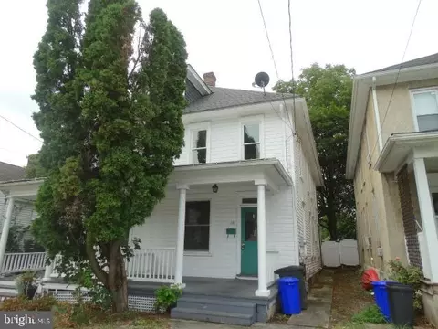 118 S Queen St, Shippensburg, PA 17257