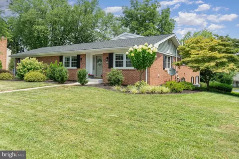 5207 Deerfield Ave, Mechanicsburg, PA 17050