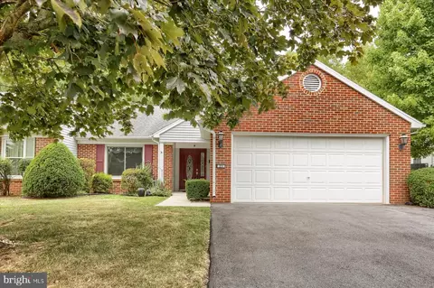 23 Greenspring Dr, Mechanicsburg, PA 17050