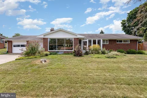 504 E Winding Hill Rd, Mechanicsburg, PA 17055