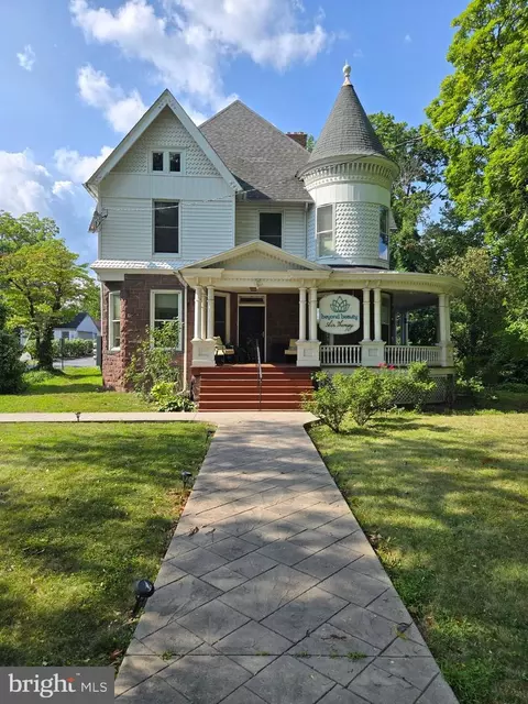 1924 Market St, Camp Hill, PA 17011
