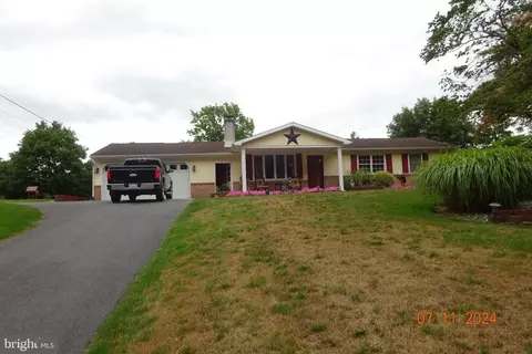 18 Byers Rd, Shippensburg, PA 17257