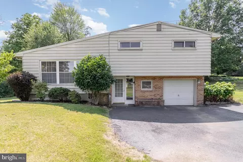 914 Valley St, Enola, PA 17025