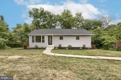 2 Shady Rd, Camp Hill, PA 17011