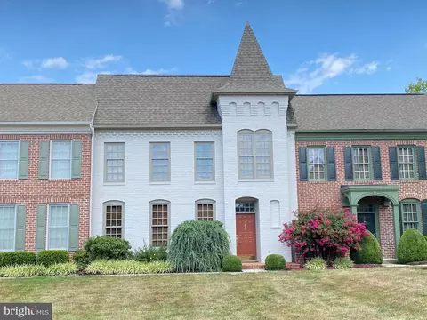 9 Devonshire Sq, Mechanicsburg, PA 17050