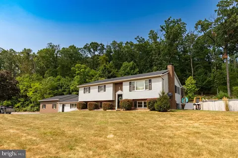 100 Sunnyside Dr, Carlisle, PA 17015