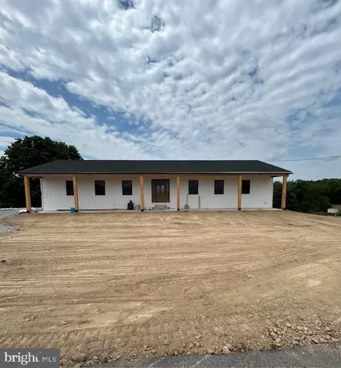 42 Mount Rock Rd, Newville, PA 17241