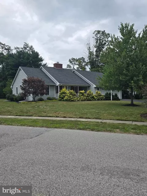 47 Strayer Dr, Carlisle, PA 17013