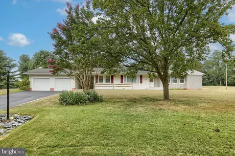 1620 S York St, Mechanicsburg, PA 17055
