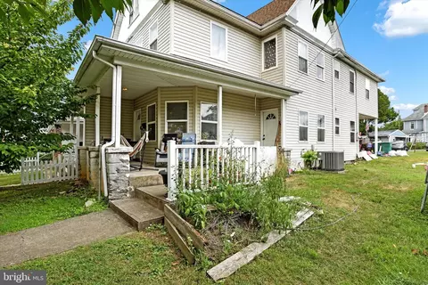 228 S Enola Dr, Enola, PA 17025