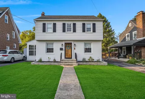 49 E St, Carlisle, PA 17013