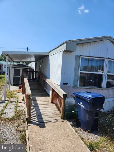 18 Westminster Ct, Carlisle, PA 17013