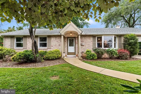 3431 Alinda Cir, Camp Hill, PA 17011