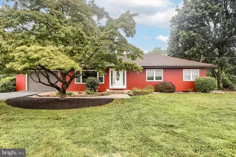 154 Hollenbaugh Rd, Carlisle, PA 17015