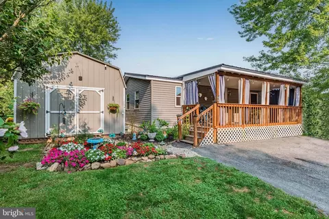 28 Big Spring Ter, Newville, PA 17241