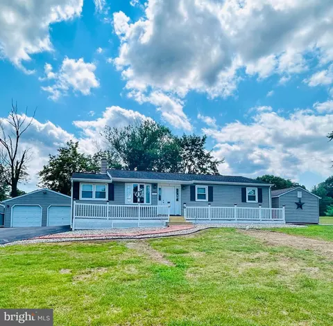27 Sunset Dr, Mechanicsburg, PA 17050