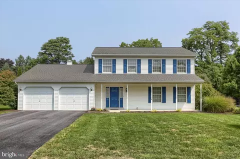 101 Schoolfield Dr, Carlisle, PA 17013