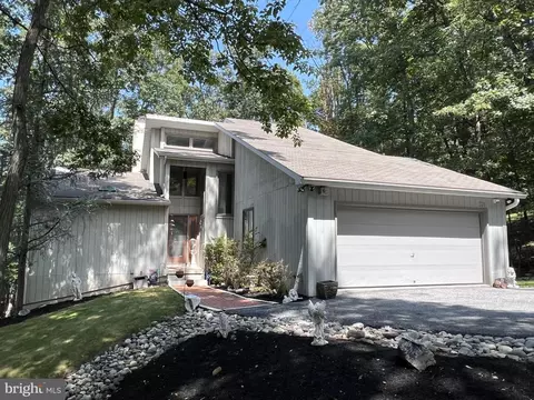 731 Dogwood Ter, Boiling Springs, PA 17007