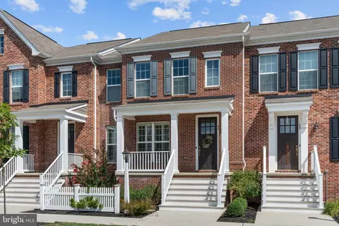 33 Meadow Creek Ln, Mechanicsburg, PA 17050