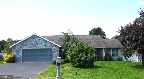 409 Freedom Dr, Shippensburg, PA 17257