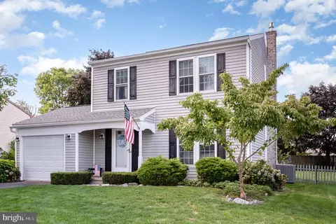 24 Lilac Dr, Mechanicsburg, PA 17050