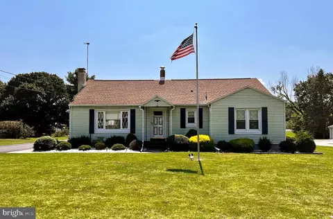 949 W Trindle Rd, Mechanicsburg, PA 17055