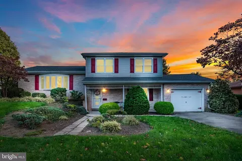 15 Walnut St, Camp Hill, PA 17011
