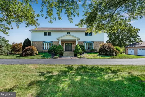 1955 Lambs Gap Rd, Mechanicsburg, PA 17050