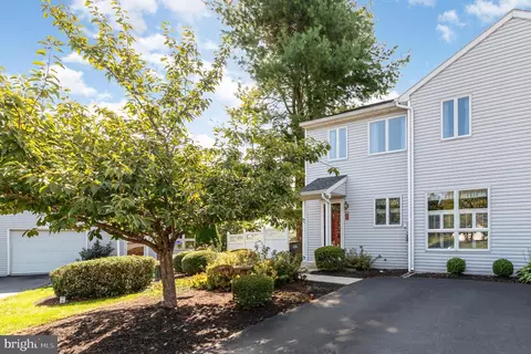 1809 Creek View Ct, New Cumberland, PA 17070