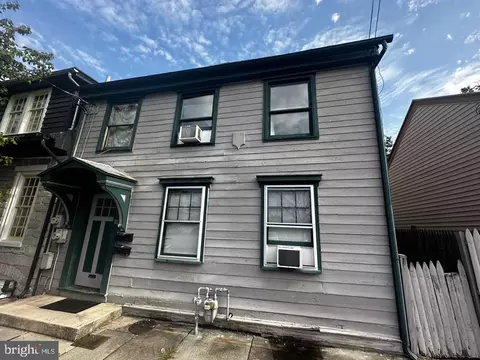 111 E Pomfret St, Carlisle, PA 17013