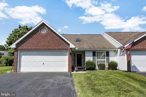 36 Greenfield Dr, Carlisle, PA 17015