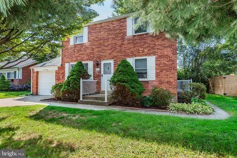2013 Harvard Ave, Camp Hill, PA 17011