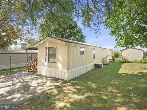 216 Shippensburg Mobile Est, Shippensburg, PA 17257