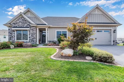 934 Tolman St, Mechanicsburg, PA 17055