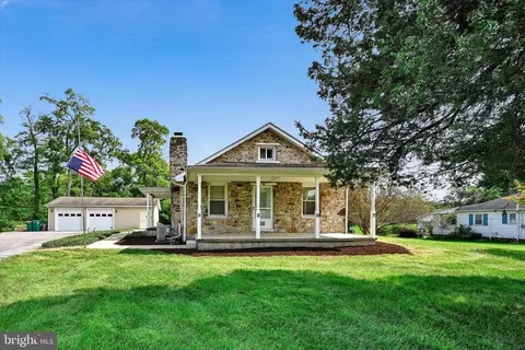15 Fairfield St, Carlisle, PA 17013