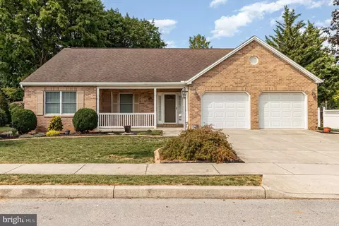 709 Jenna Ct, Mechanicsburg, PA 17055