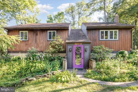 121 Ridge Rd, Carlisle, PA 17015