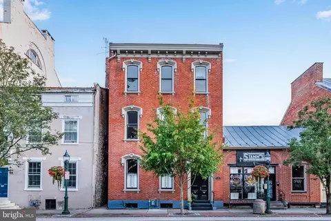 46 E High St, Carlisle, PA 17013