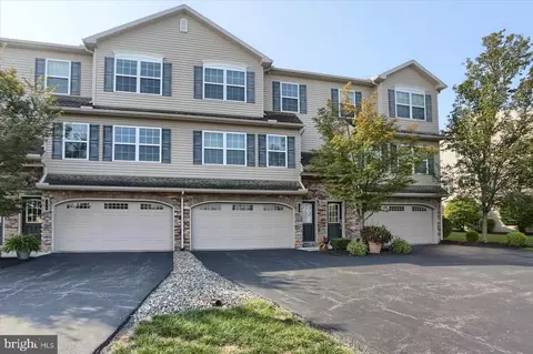 142 Old Schoolhouse Ln, Mechanicsburg, PA 17055