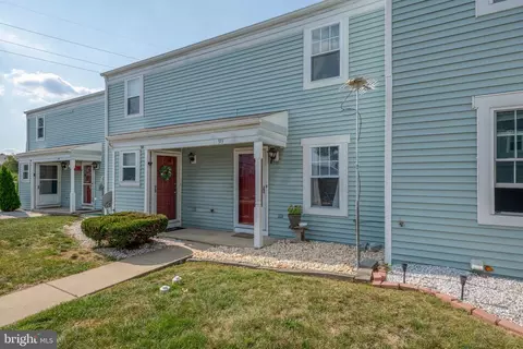 913 Old Silver Spring Rd, Mechanicsburg, PA 17055